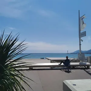 https://un-nid-d-amour-au-coeur-de-cannes.fr-provencehotel.com